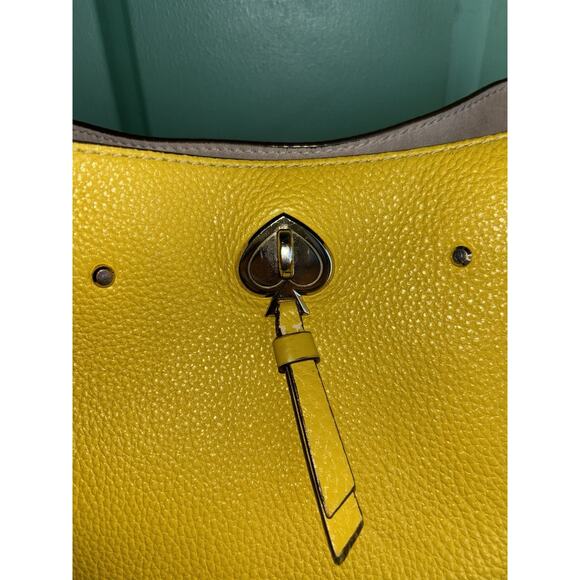 Kate Spade Marti large bucket bag in yellow pebbled leather - Picture 5 of 16